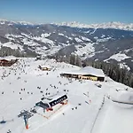 In Near Amade Slopes كلينارل