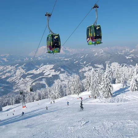 With Ski-storage, Parking & Garden Apartamento Kleinarl