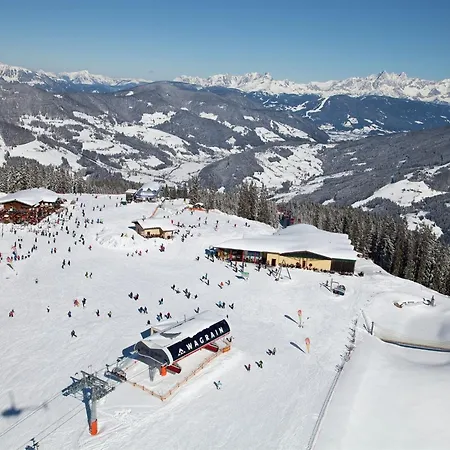 With Ski-storage, Parking & Garden Kleinarl